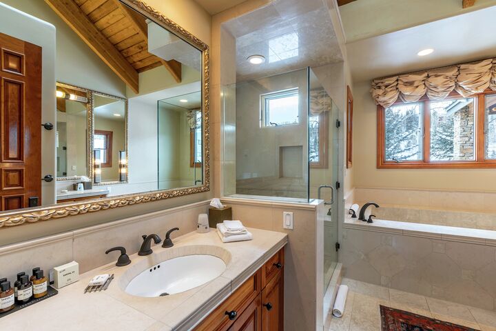 6 Bdrm 8 Bath HT - Master Ensuite Bathroom