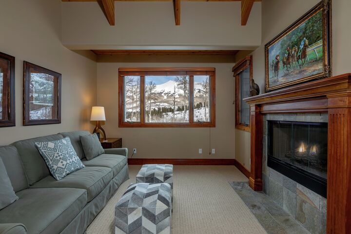 6 Bdrm 8 Bath HT - Den