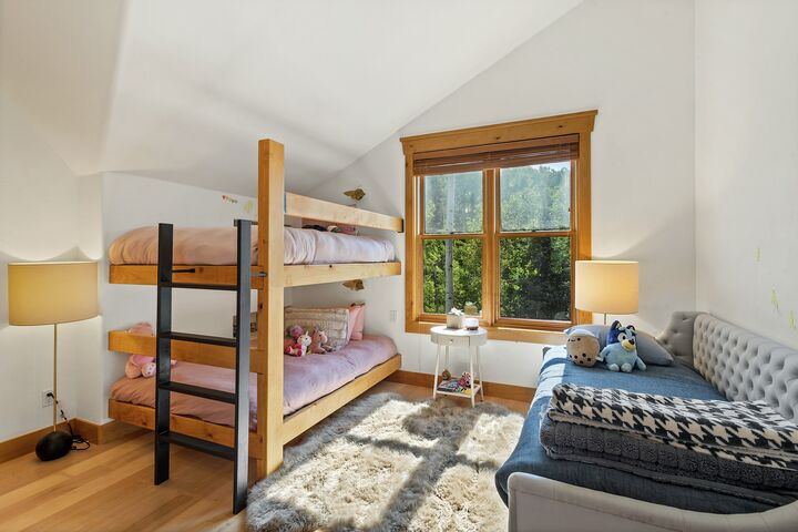 5 Bdrm 5.5 Bath HT - Bedroom