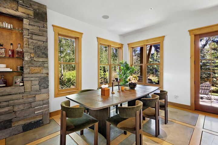5 Bdrm 5.5 Bath HT - Dining Area