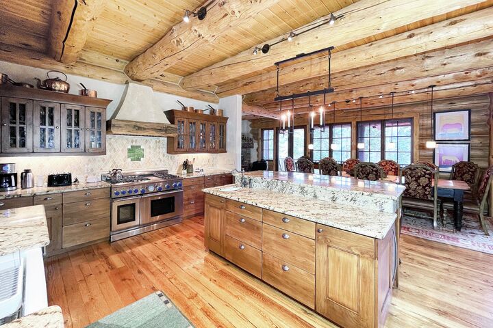 7 Bdrm 7 Bath HT - Kitchen