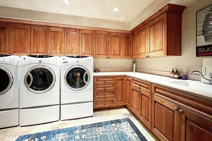 7 Bdrm 7 Bath HT - Laundry Room