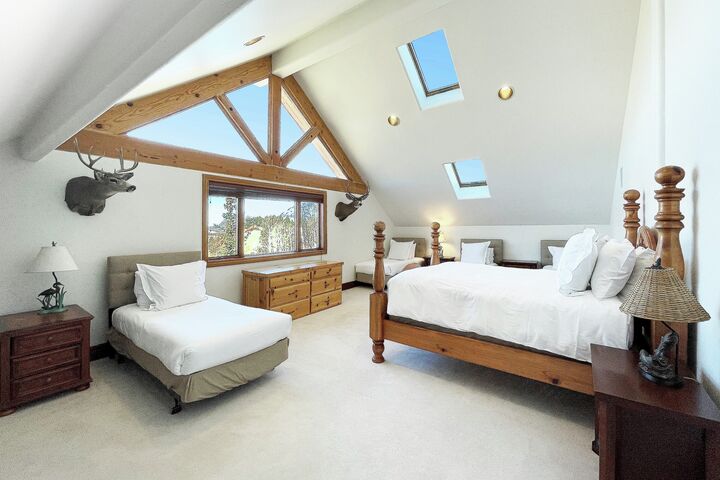 5 Bdrm 4.5 Bath HT - Bedroom