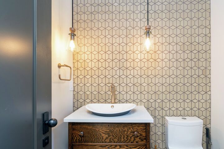 4 Bdrm 3.5 Bath - Bathroom
