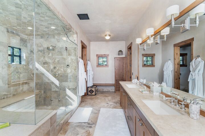 Master Ensuite Bathroom