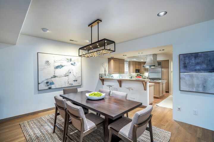 4 Bdrm 4.5 Bath - Dining Area & Kitchen