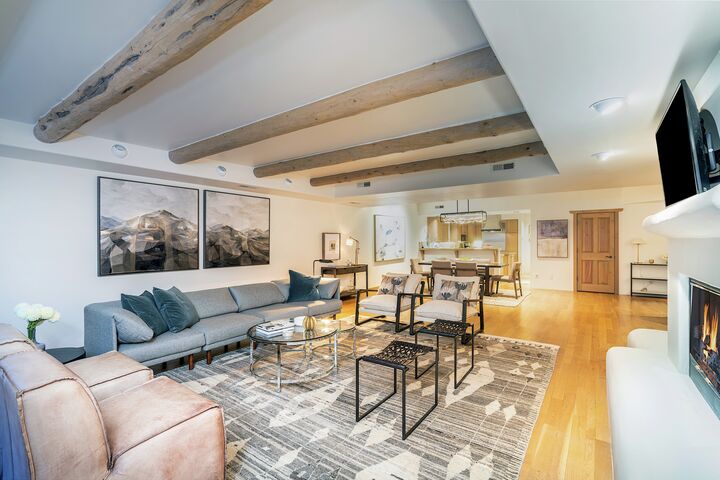 4 Bdrm 4.5 Bath - Living Area