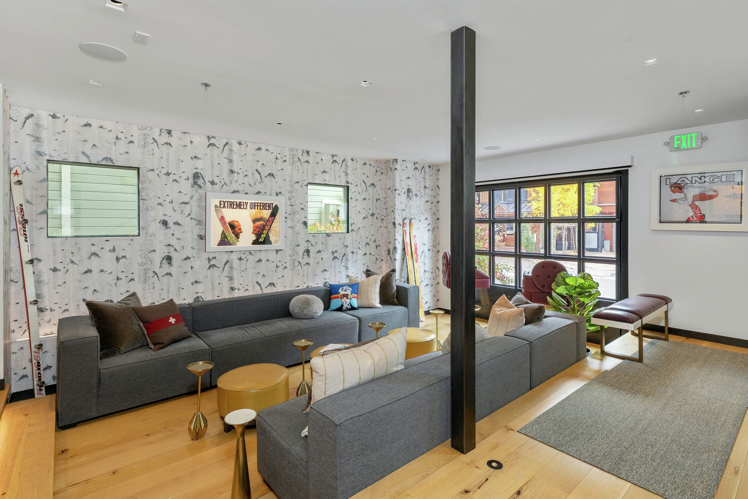 Ski Lounge