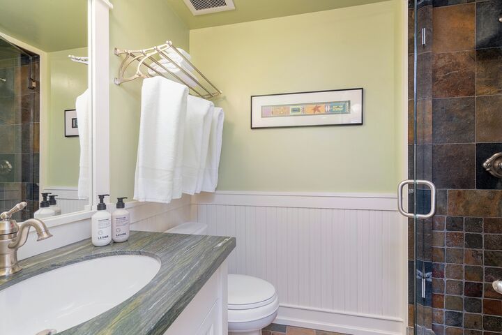 5 Bdrm 6 Bath  - Laundry Room Bathroom