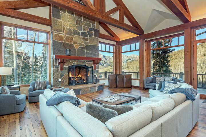 6 Bdrm 6.5 Bath HT - Living Area