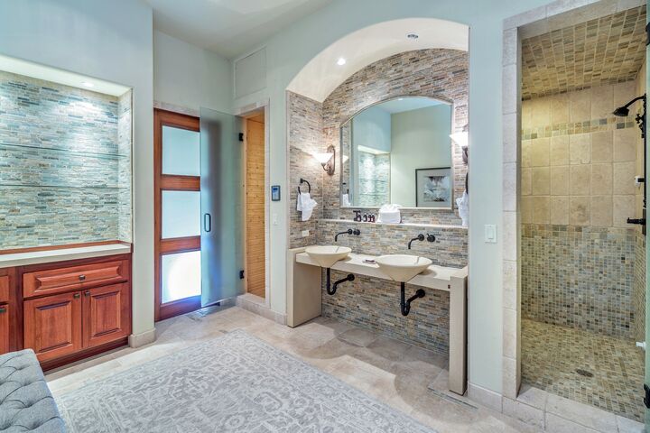 6 Bdrm 6.5 Bath HT - Bathroom