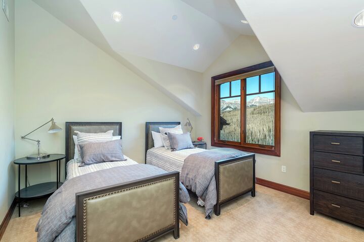 6 Bdrm 6.5 Bath HT - Bedroom