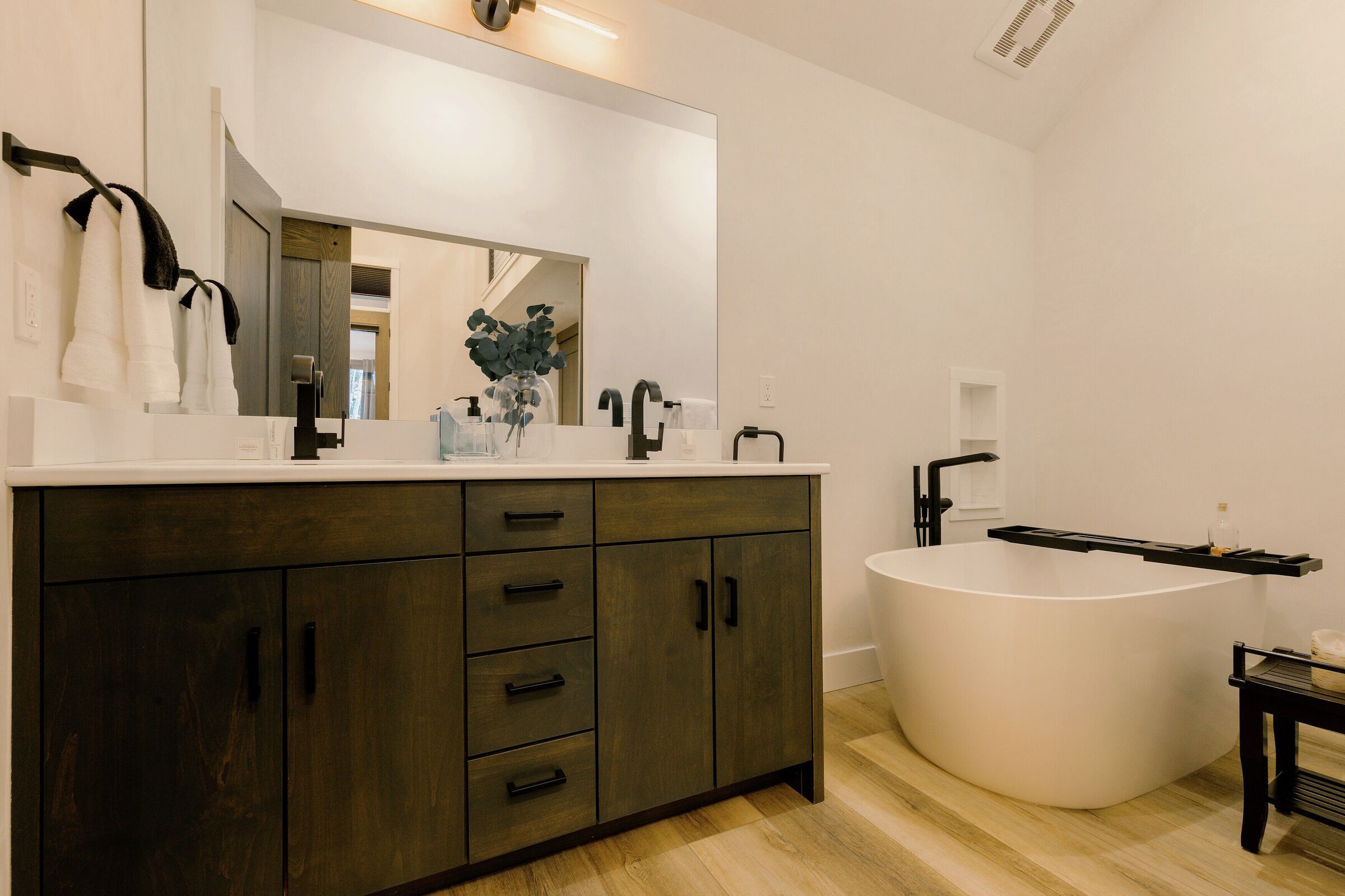 #11 - Master Ensuite Bathroom