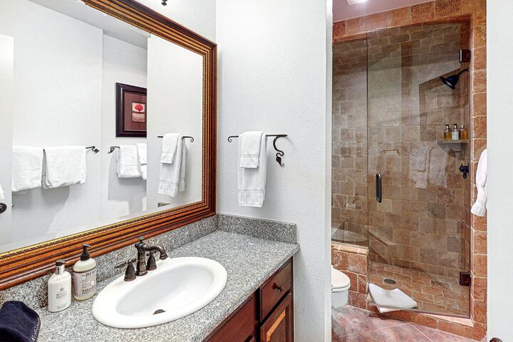#A201 - Riverside Eagle - Bathroom