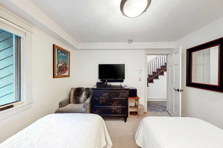 #A201 - Riverside Eagle - Bedroom
