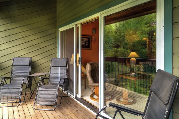 #C101 - Riverside Wren - Balcony