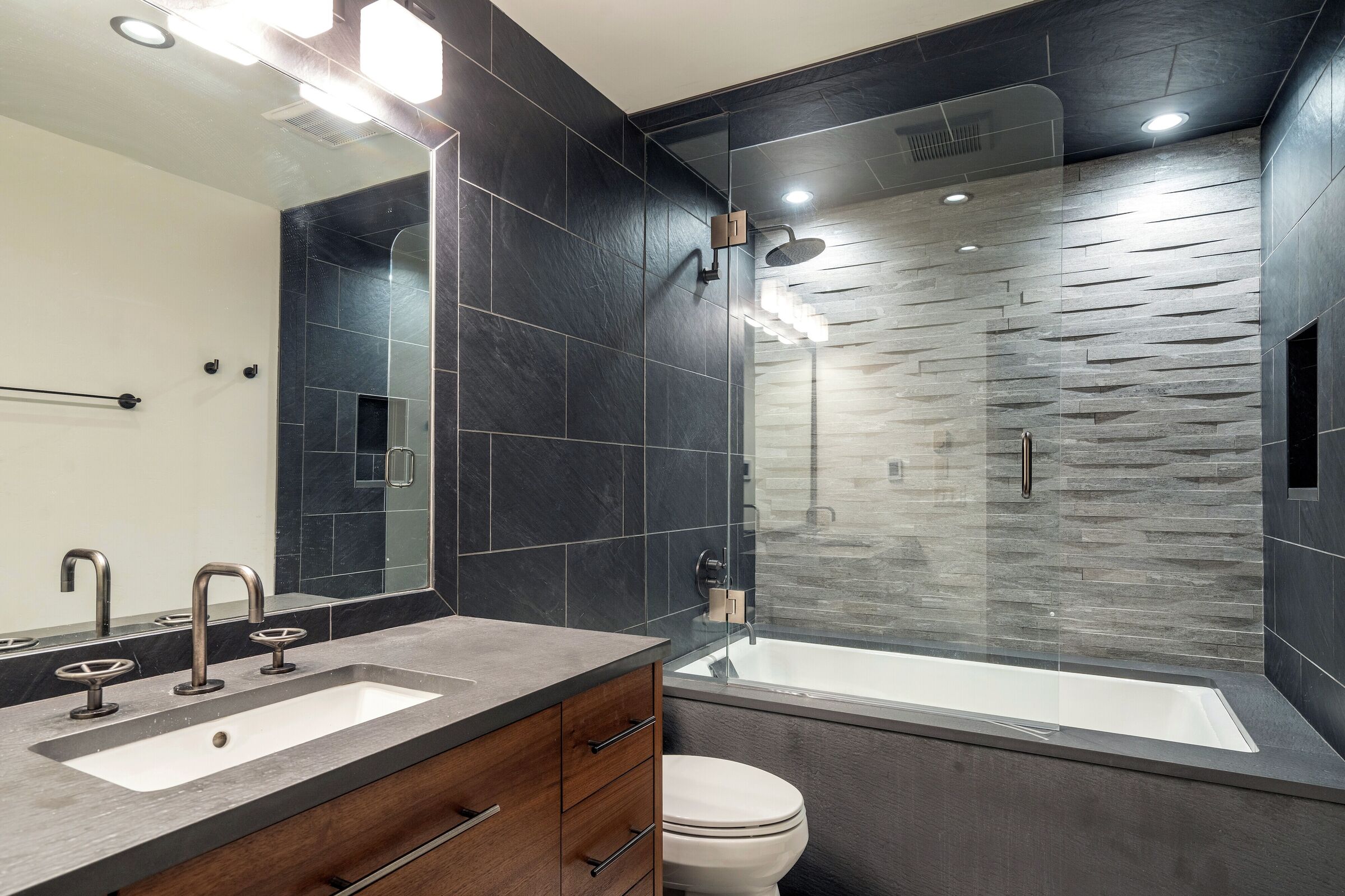 Master Ensuite Bathroom
