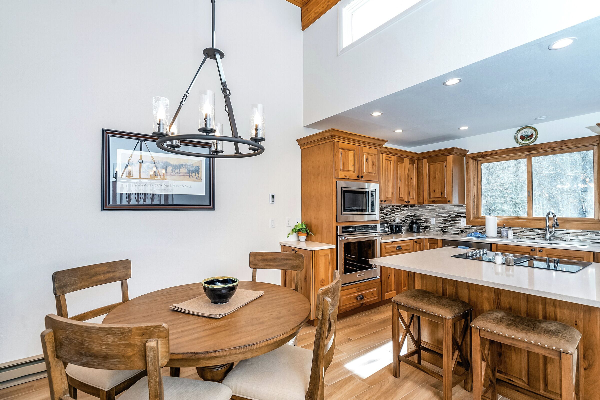Dining Area & Kitchen
