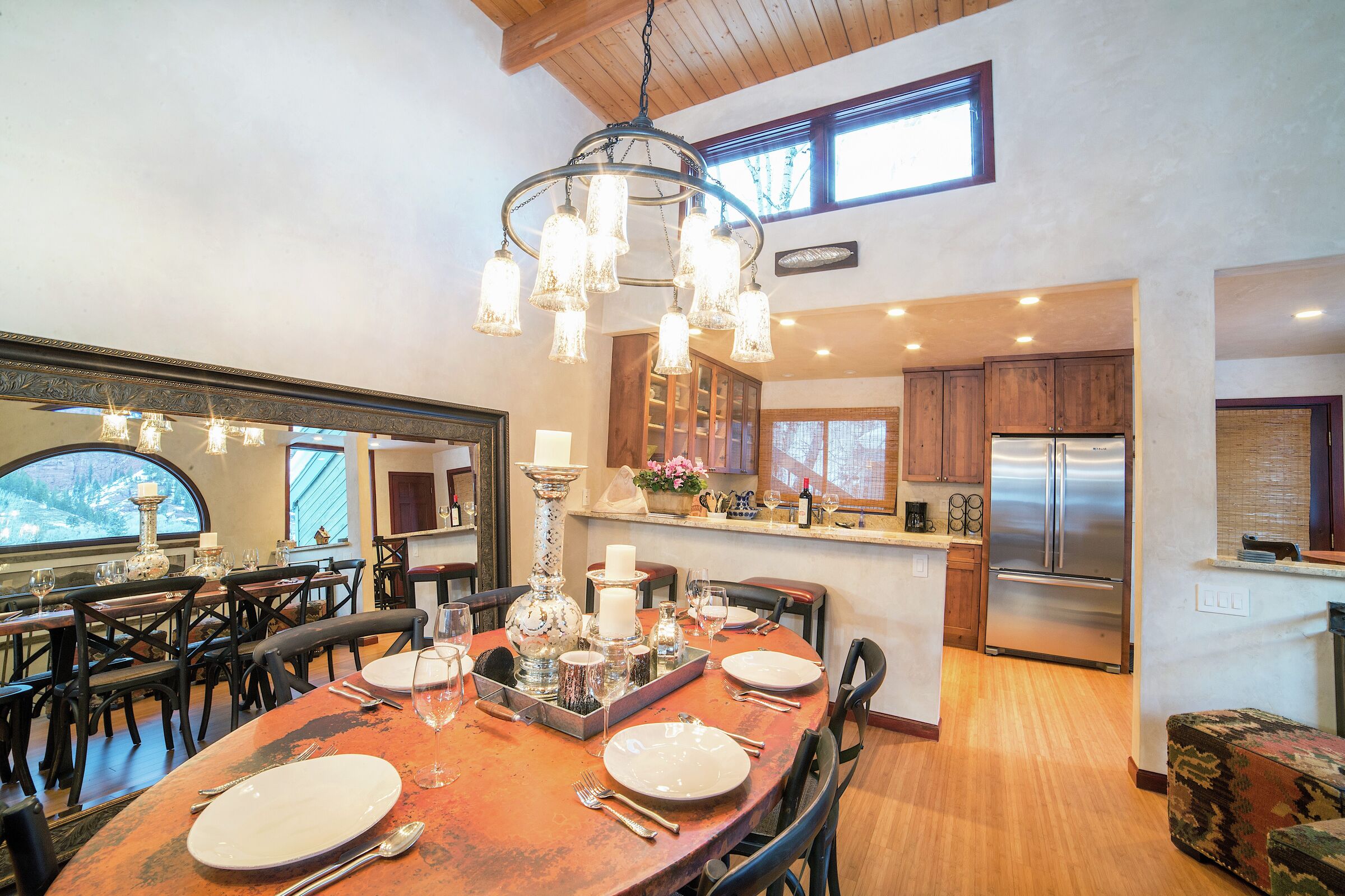 Dining Area & Kitchen