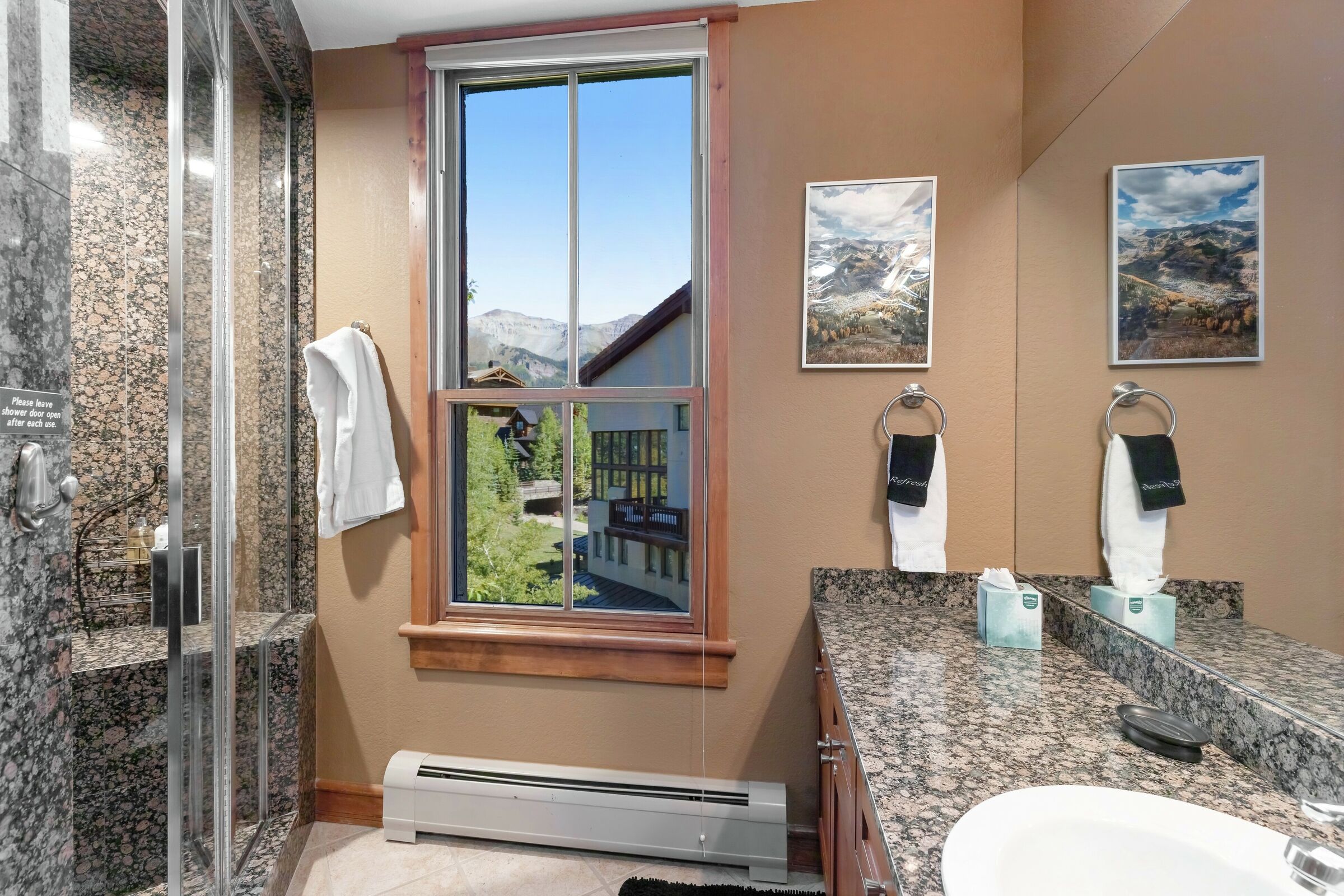 #4A - Panoramic Peaks - Master Ensuite Bathroom