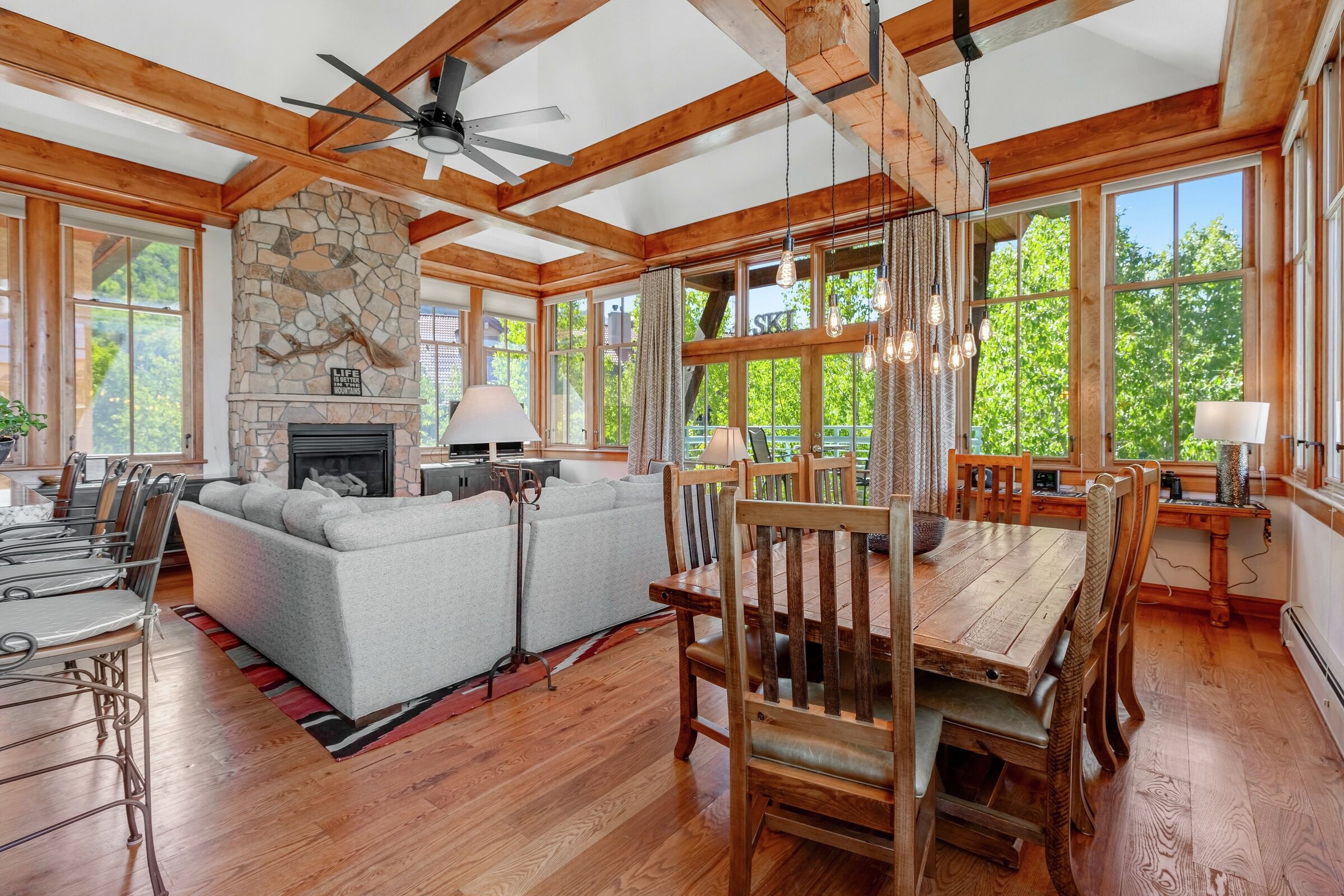 #4A - Panoramic Peaks - Dining Room