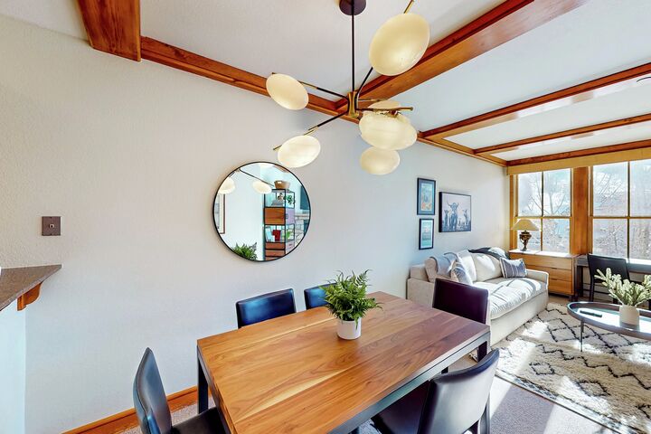 #4E - Dining Area