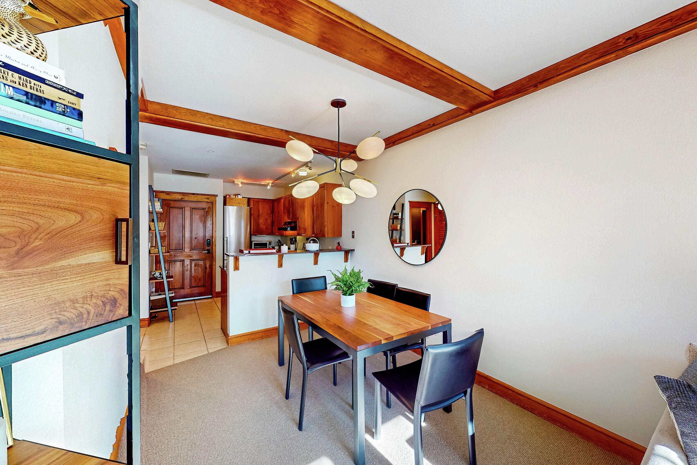 #4E - Dining Area & Kitchen