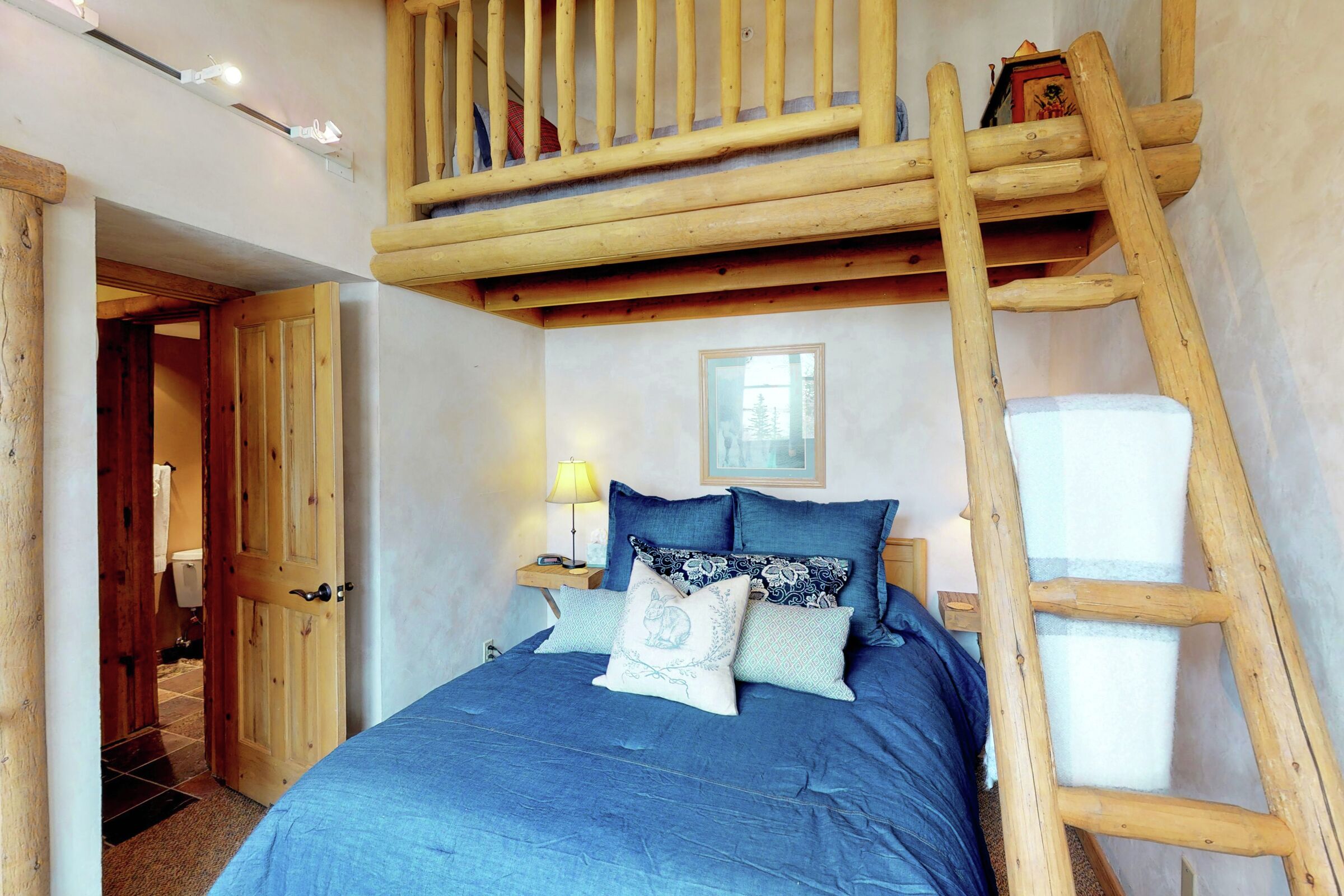 #10 - Columbia Breeze - Bedroom