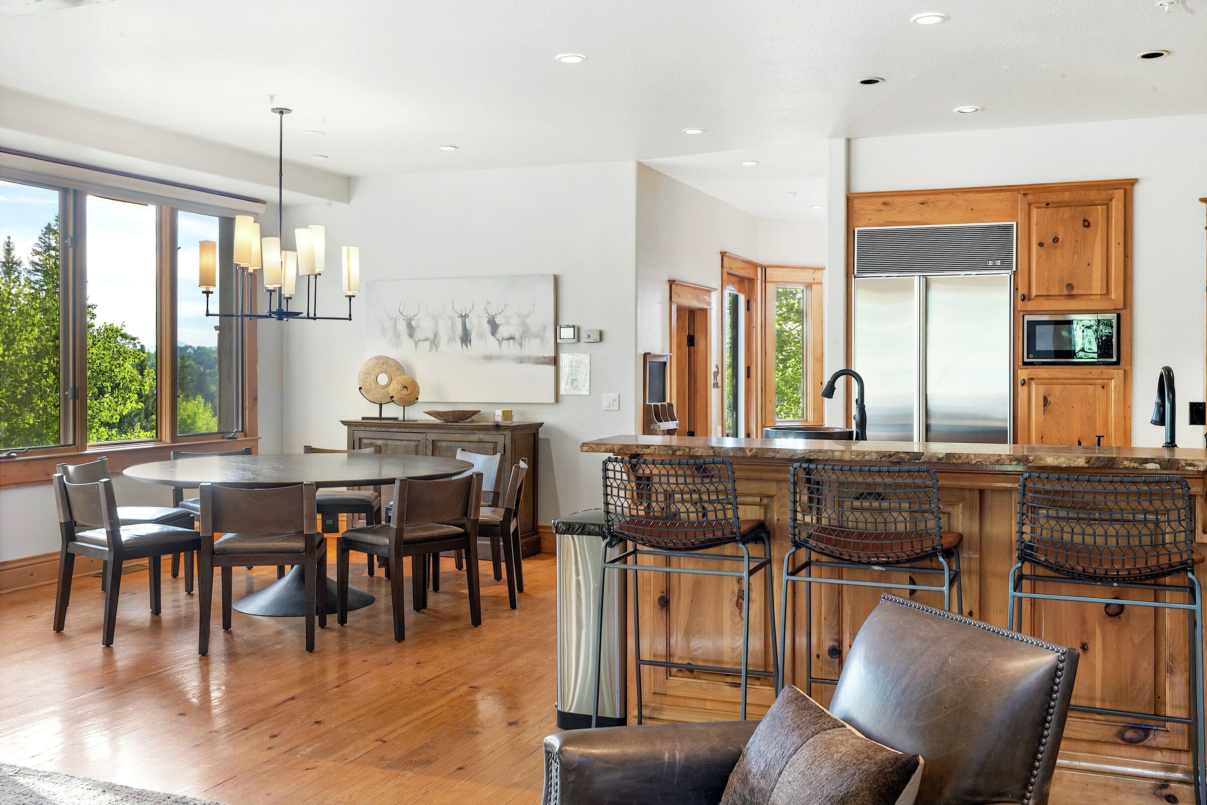 Dining Area & Kitchen