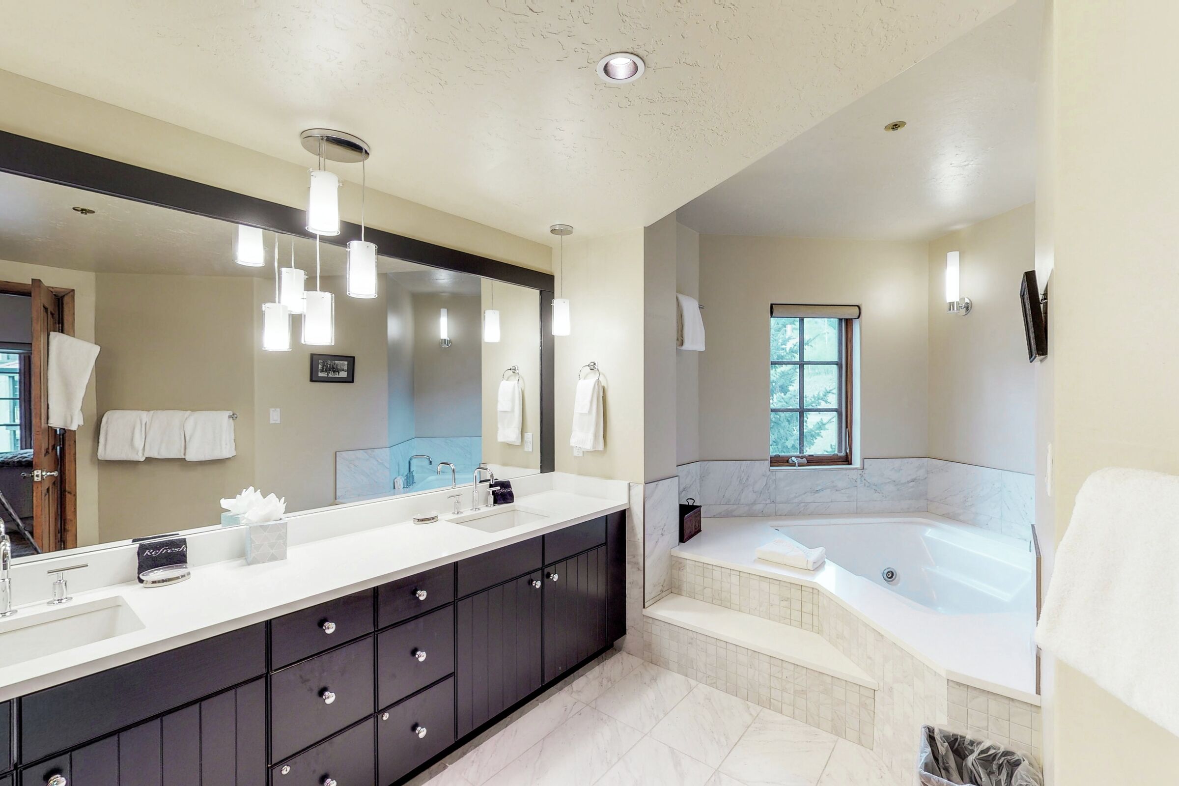 Master Ensuite Bathroom