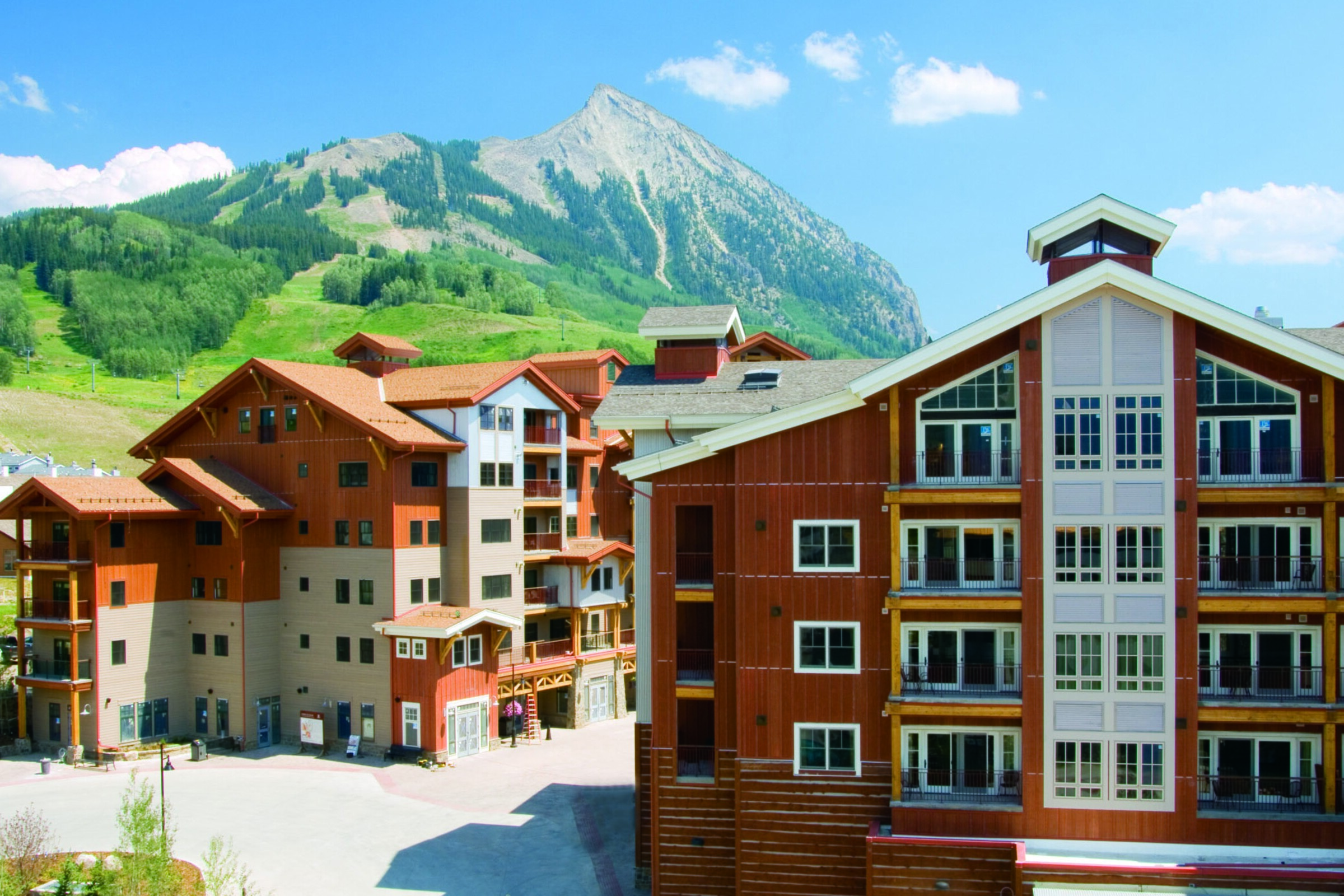 Lodge at Mountaineer Square