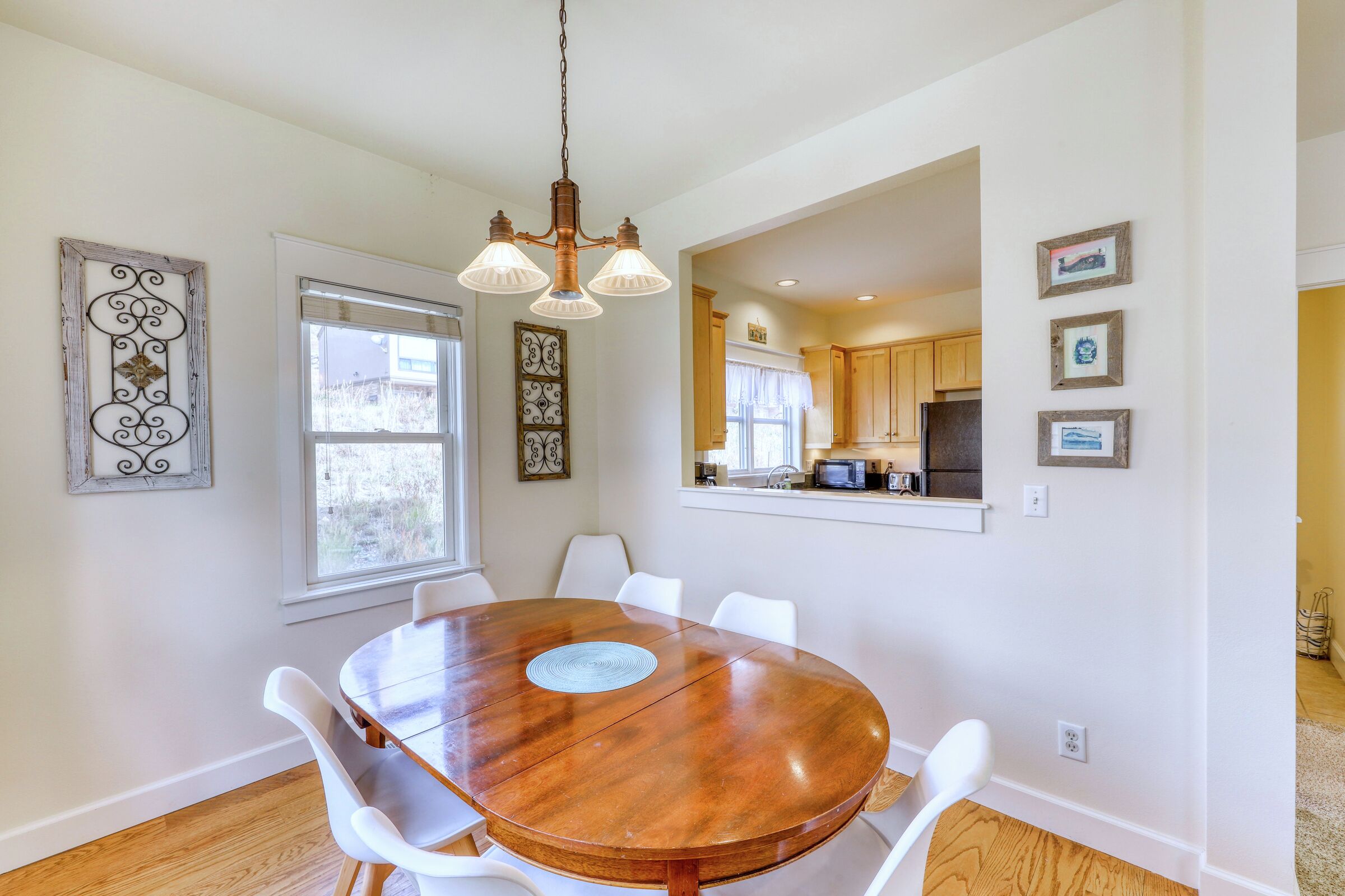 3 Bdrm 2.5 Bath - Dining Room