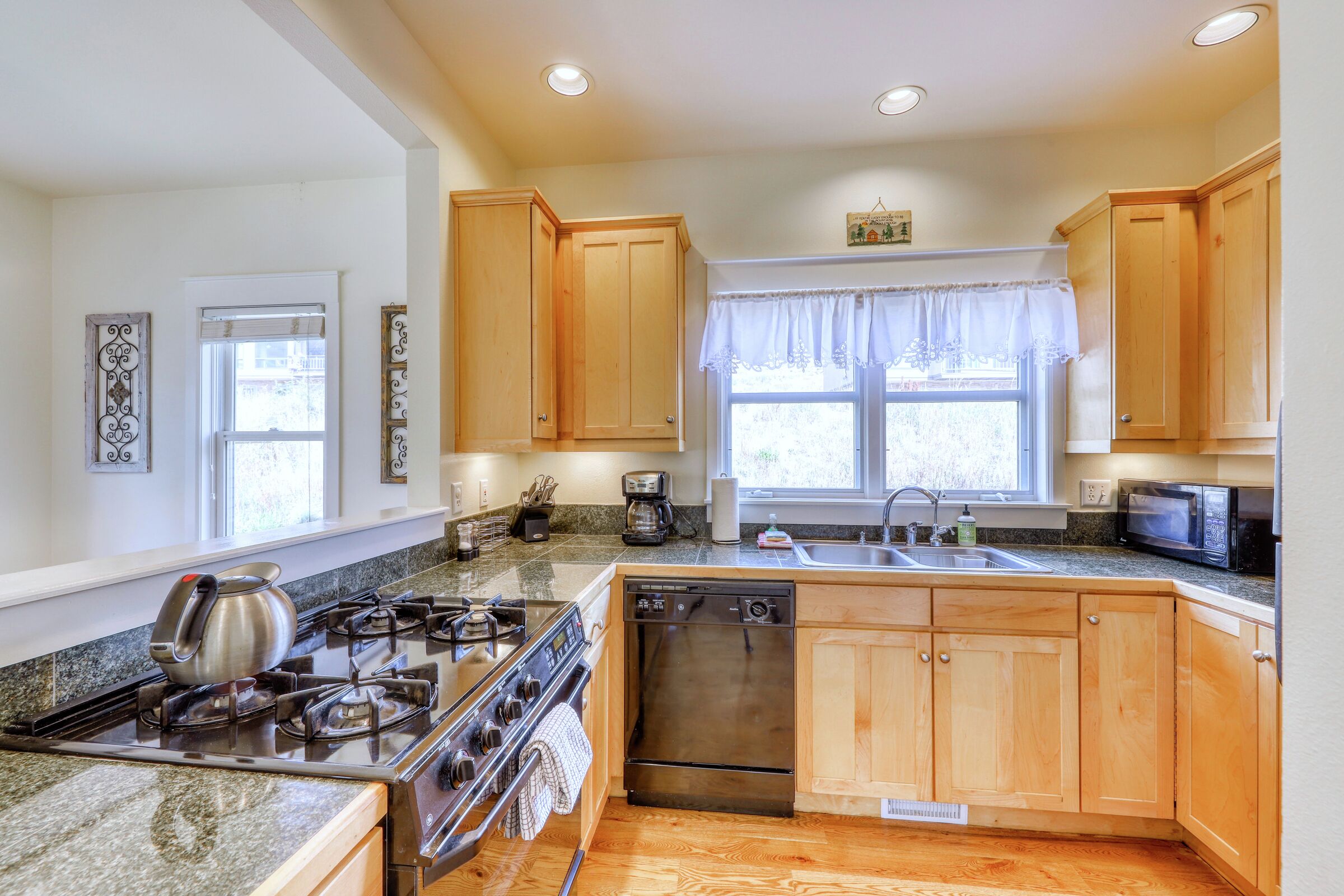 3 Bdrm 2.5 Bath - Kitchen