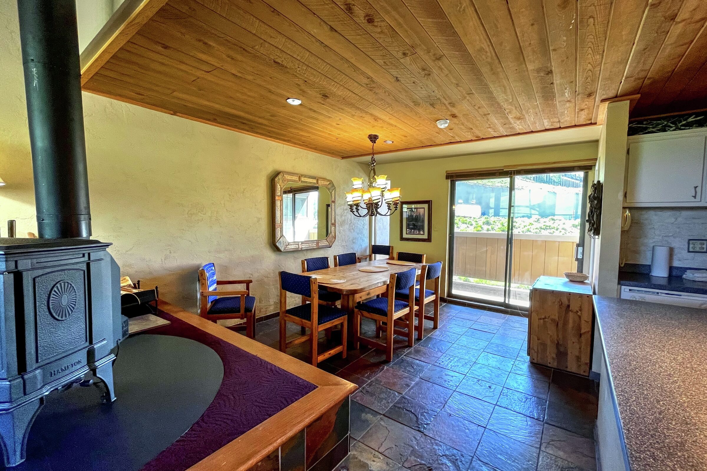 #05 - Dining Area