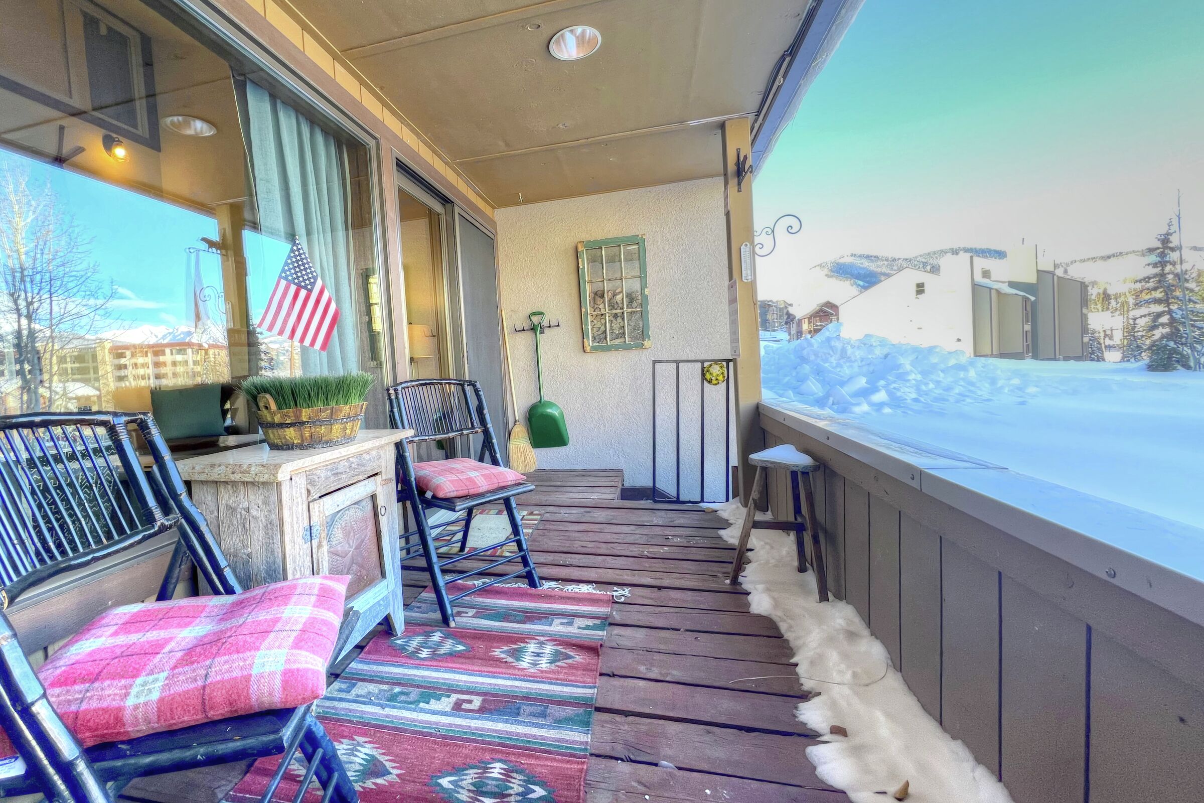 #37 - Balcony