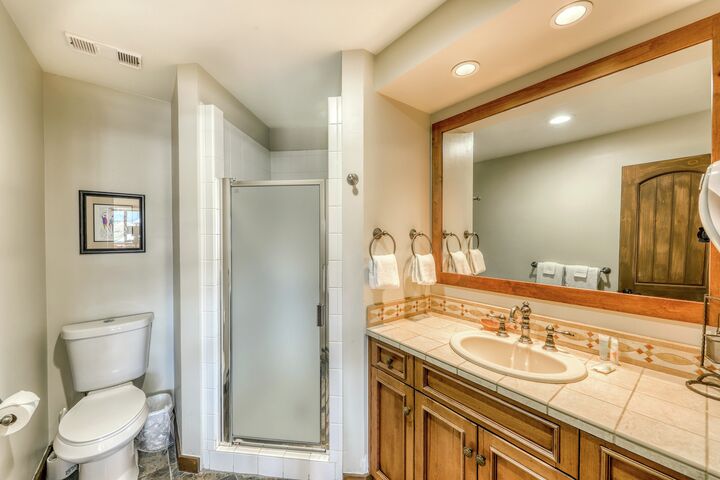 #514 - Beautiful Mountain View - Bathroom