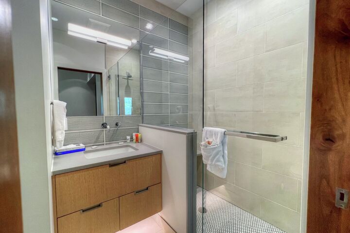 #L7 - Ensuite Bathroom