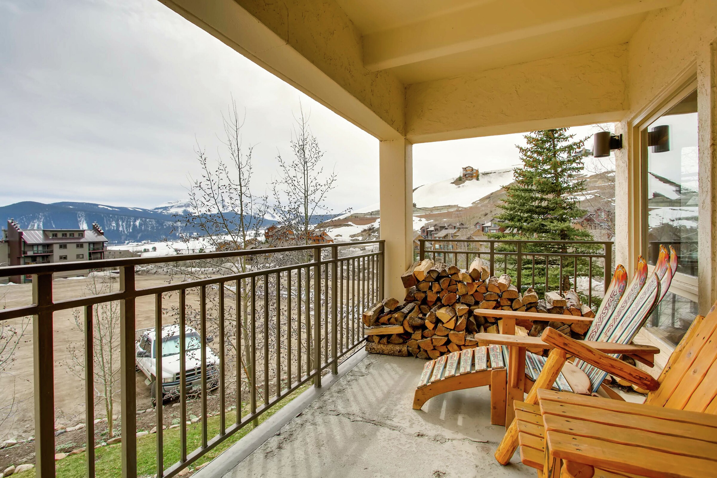 3 Bdrm 3 Bath - Balcony
