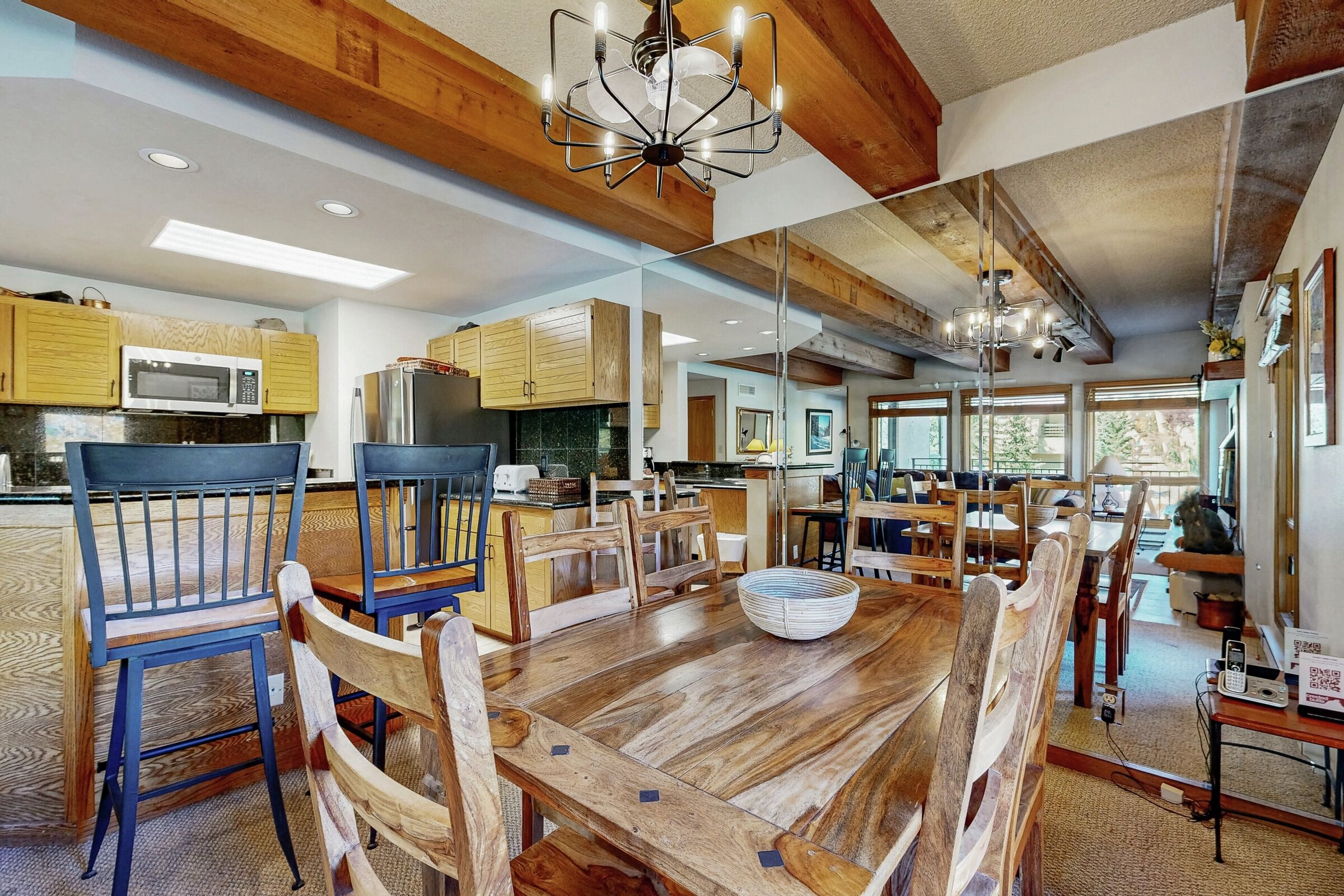Dining Area & Kitchen