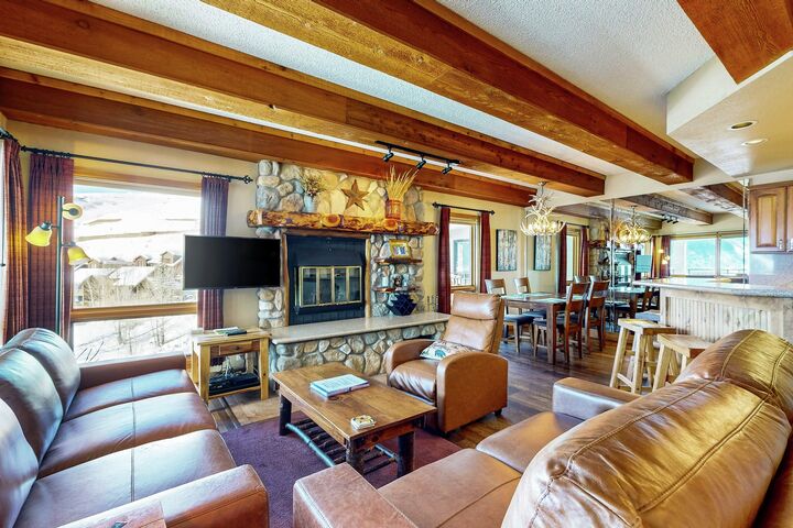 #235 - Living Area & Dining Area