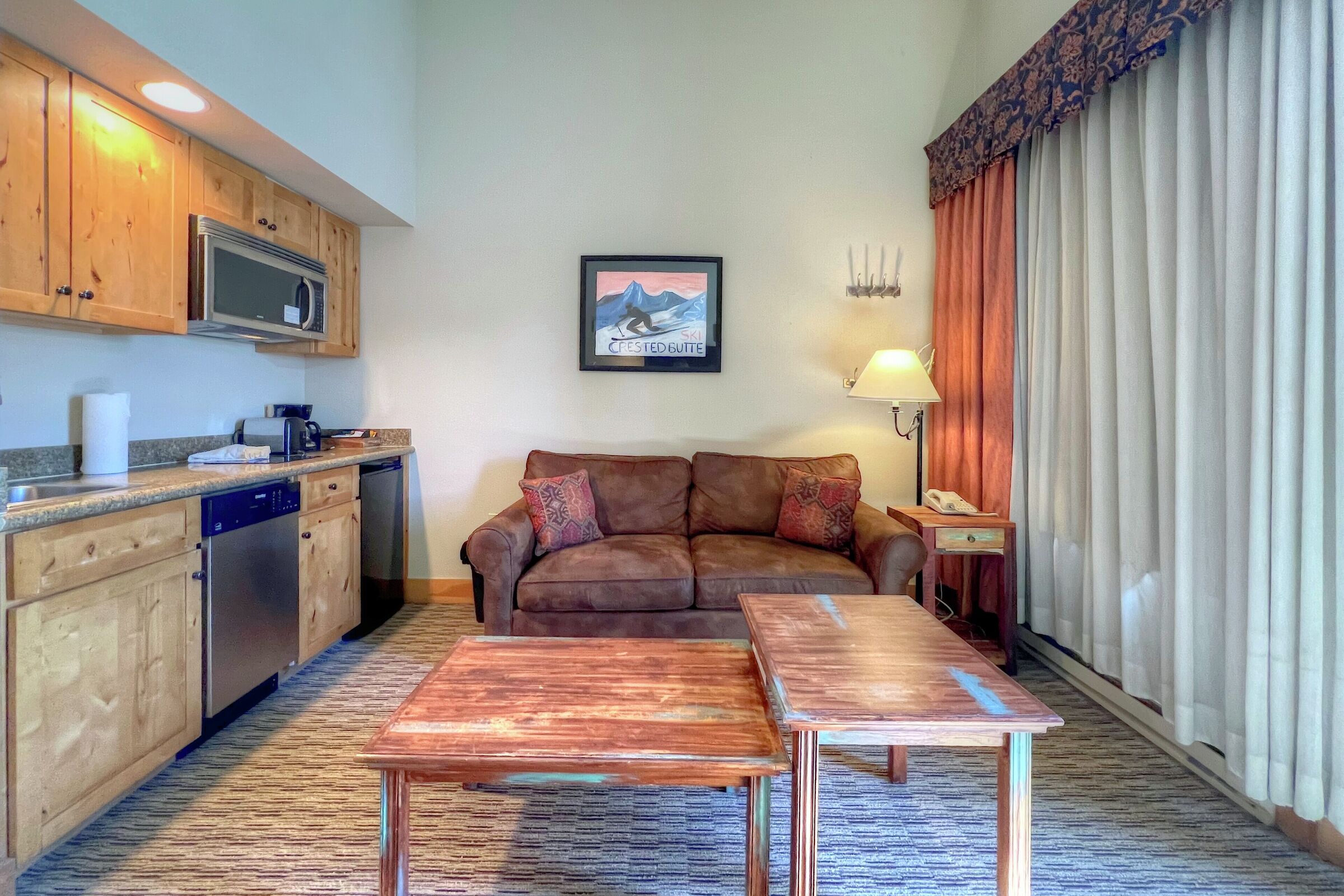 #174 - Studio Kitchenette