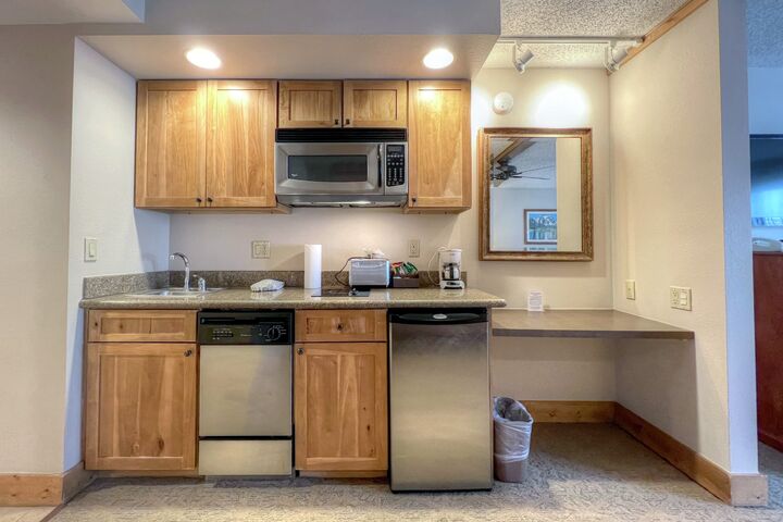 #118 - Studio Kitchenette