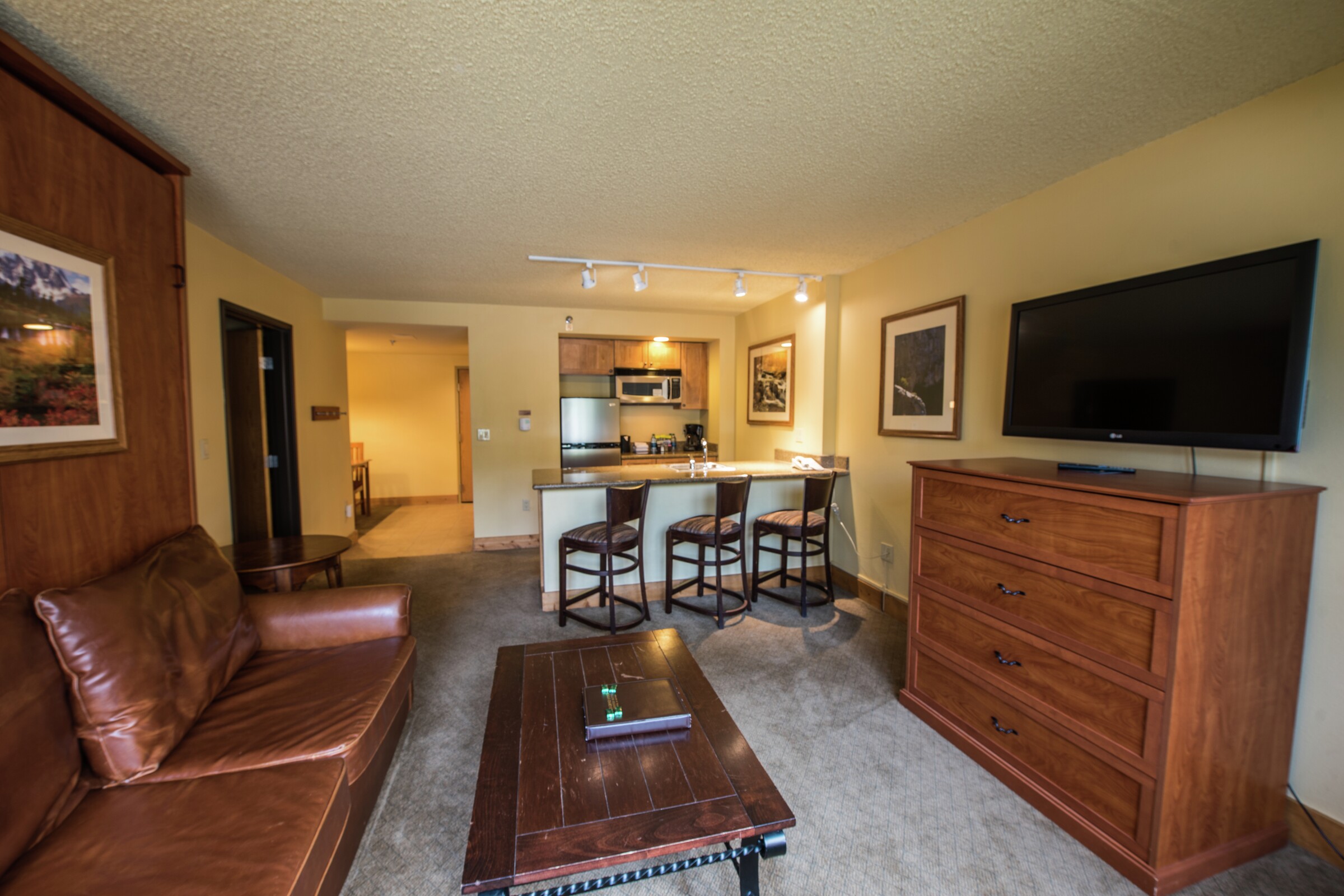 1 Bdrm Condo - Whetstone - Living Room