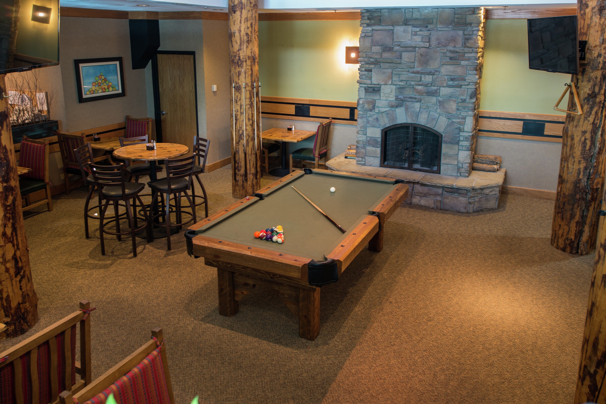 WoodStone Grille Restaurant