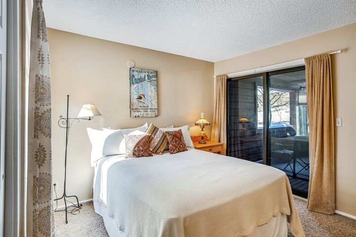 #20 - Butte Basecamp - Bedroom