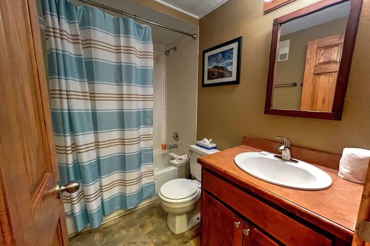 #242 - Master Ensuite Bathroom
