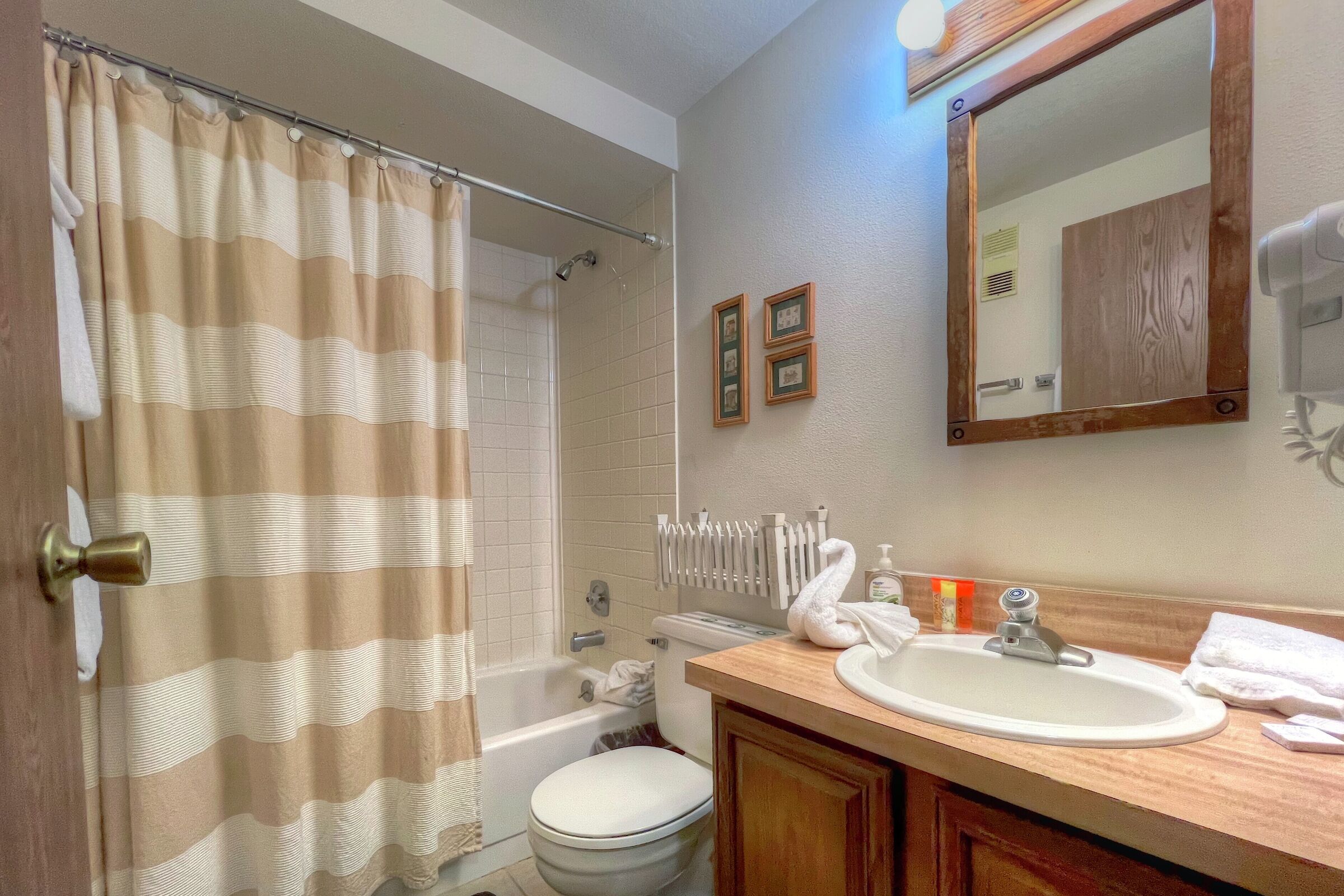 #305 - Bathroom