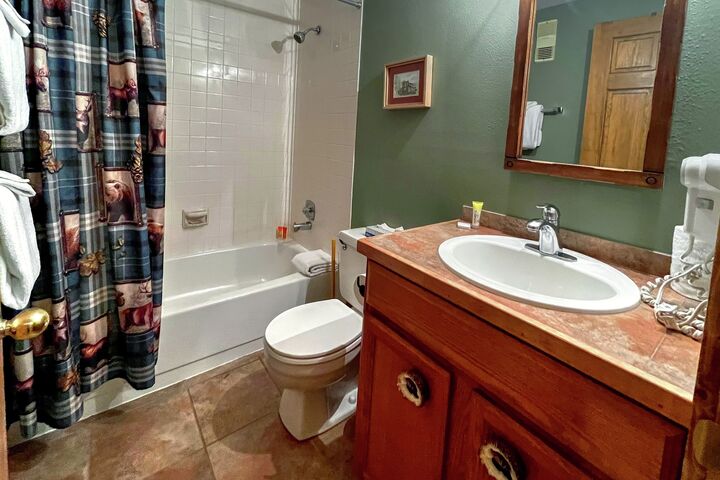 #233 - Master Ensuite Bathroom