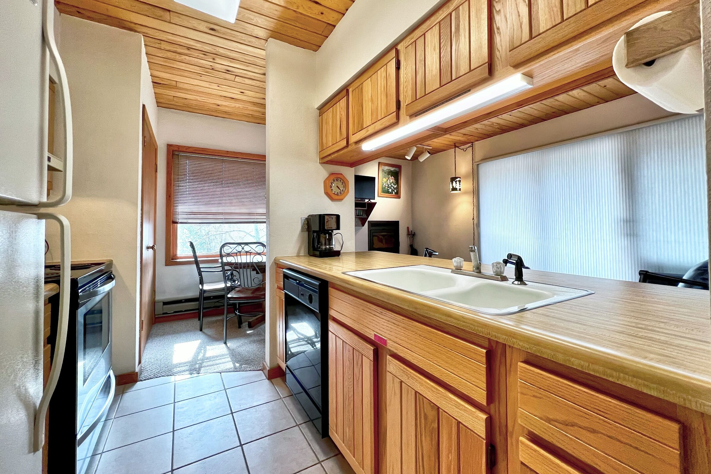 #404 - Kitchen