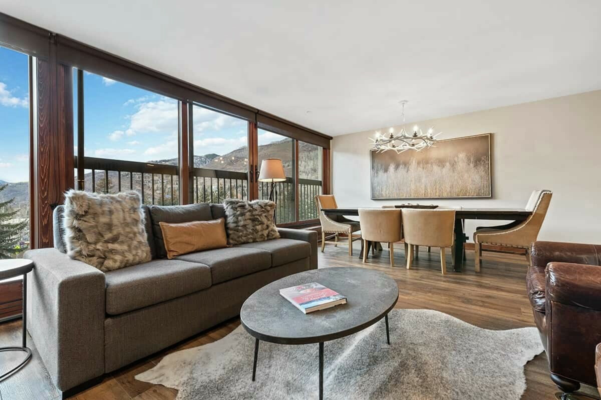 #317 - Living Room & Dining Room